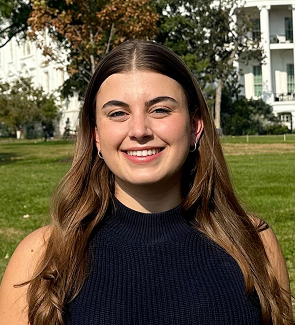 Lindsey Moore Headshot